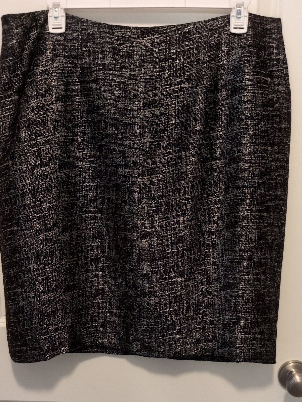 Michel Studio Textured Black and Sparkle Metallic Silver Skirt - Size 14